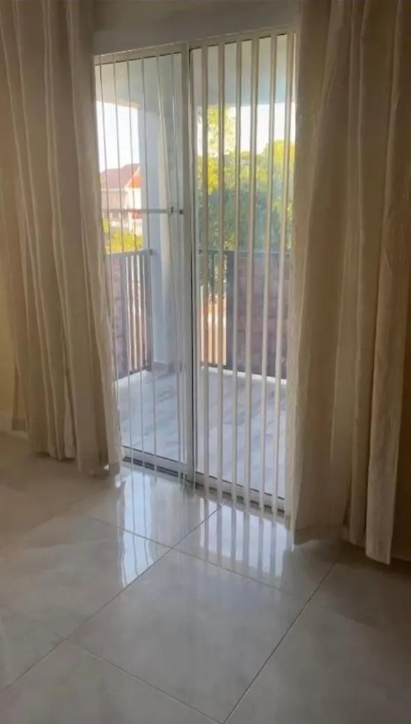 Vila Luxe Oasis Portmore Prázdninový dům