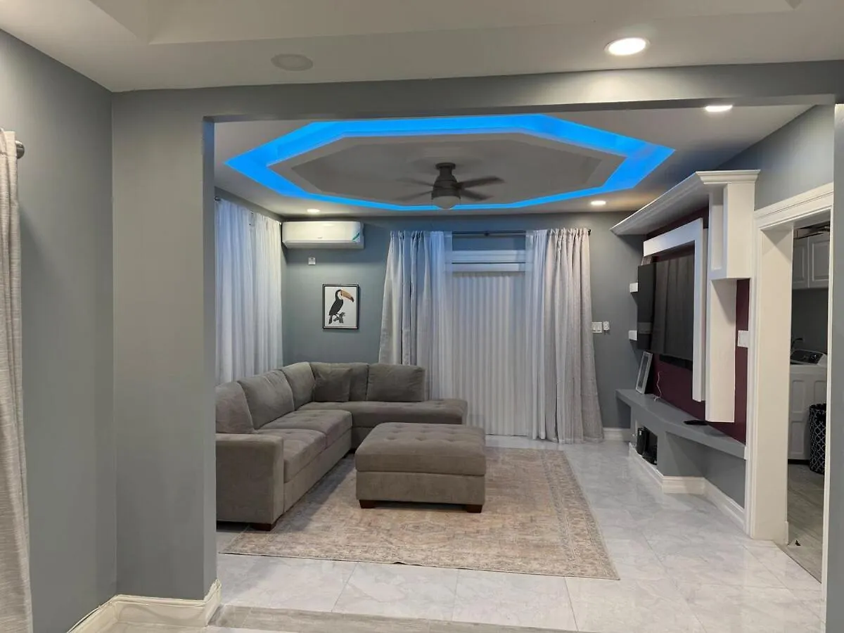 Vila Luxe Oasis Portmore Prázdninový dům